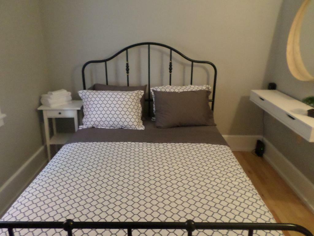 Ferienwohnung Beautiful, Clean, Quiet 2 Br-In Downtown Ottawa. Parking, Wifi And Netflix Included Exterior foto