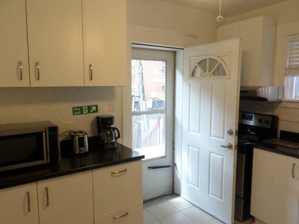 Ferienwohnung Beautiful, Clean, Quiet 2 Br-In Downtown Ottawa. Parking, Wifi And Netflix Included Exterior foto